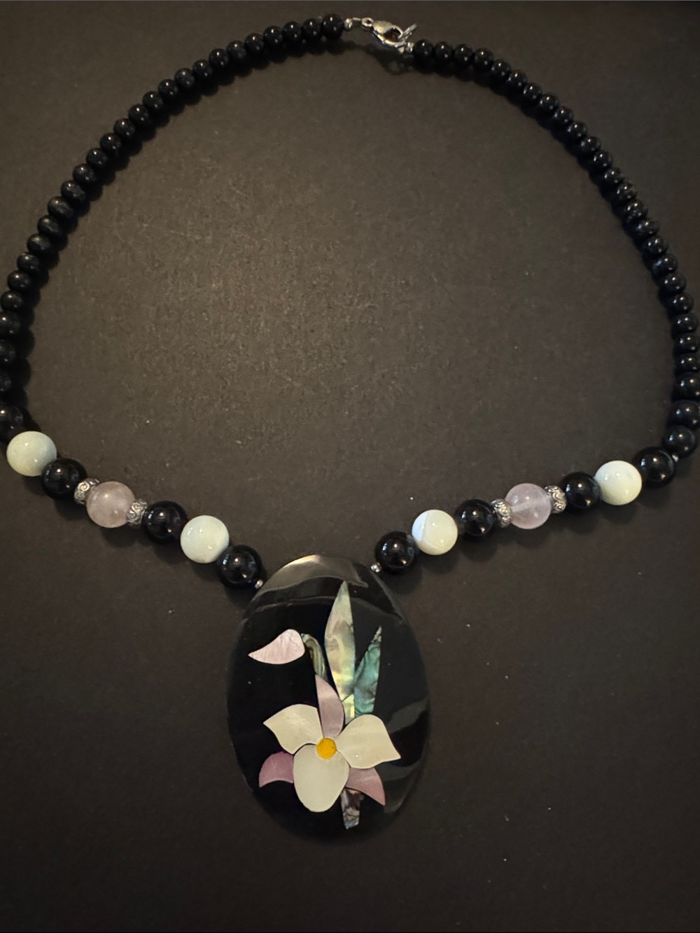 Vintage black onyx Lee Sands Beaded Necklace with Floral Inlay Pendant -